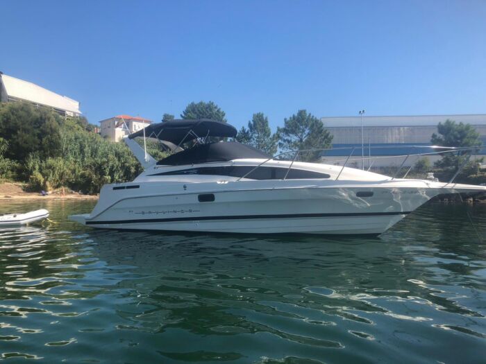 Barco de motor BAYLINER
