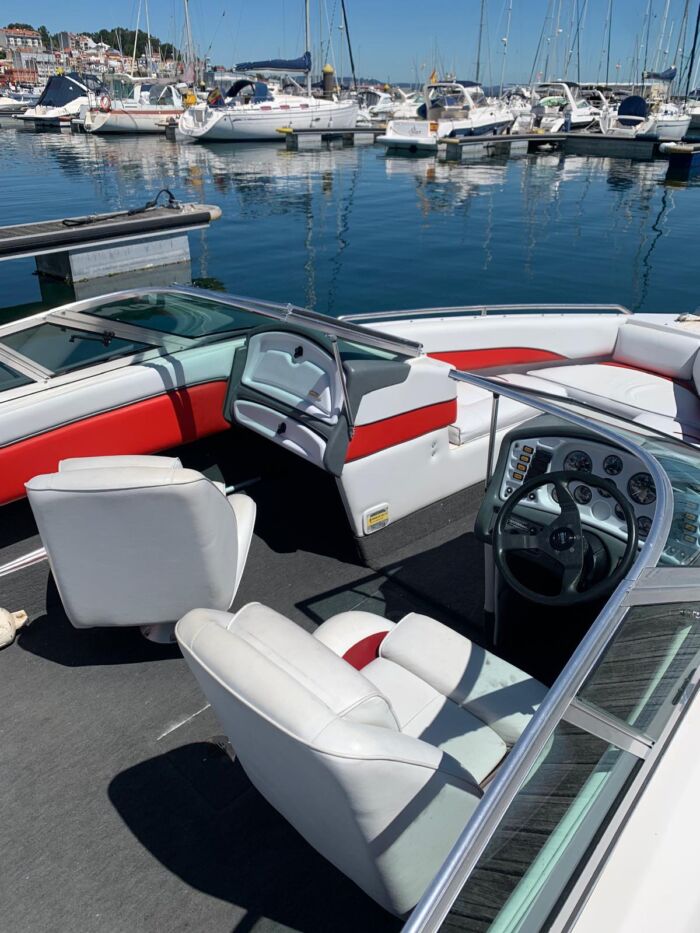 Barco de motor CROWLINE 19 - Imagen 5